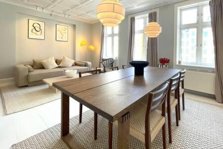 2 Bedroom Apartment In Trendy Area コペンハーゲン エクステリア 写真